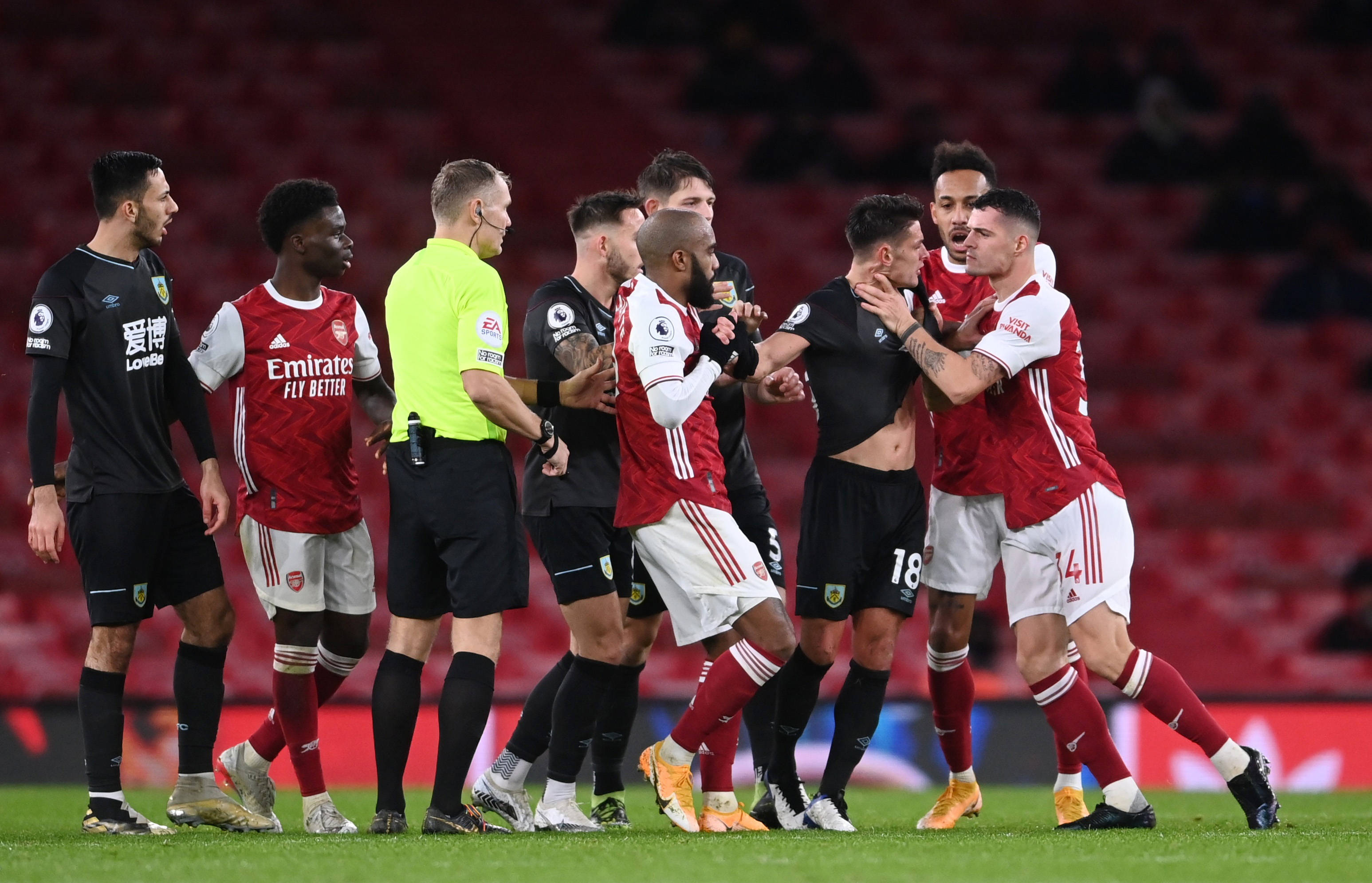 巴斯克斯举 巴斯克斯举